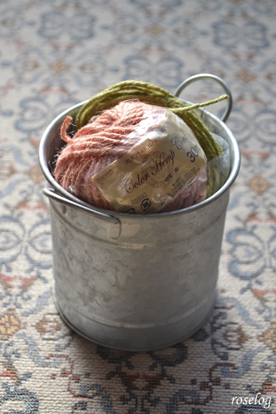 20260130 セリア ブリキ缶 麻紐 ピンク グリーン ガーデニング ブログ roselog